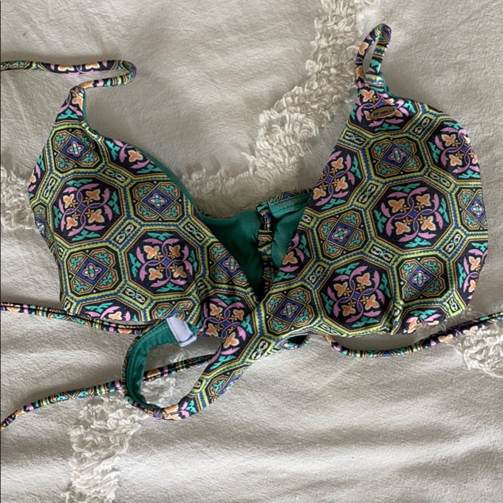 Cross-Cross bathing suit top by O’Neill